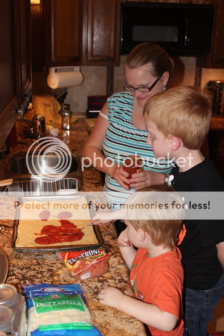photo pizza2_zpsdc33751e.jpg