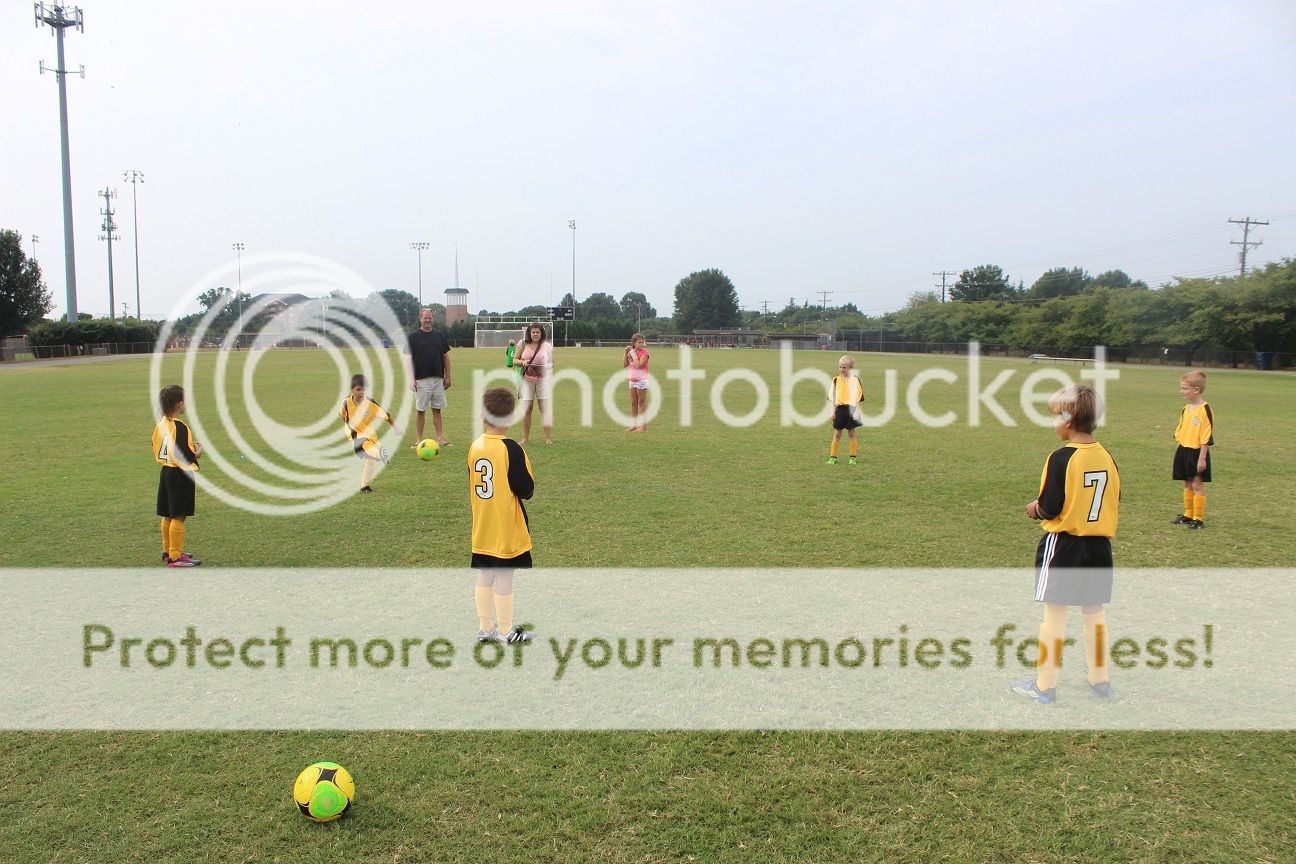 photo soccer1_zps26d5788f.jpg