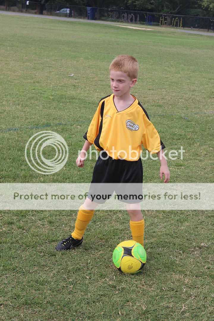 photo soccer4_zps42bd6a89.jpg