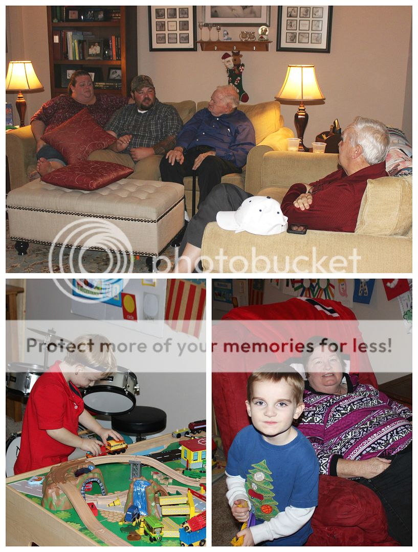 photo Christmas.collage66_zpsqe4uem38.jpg