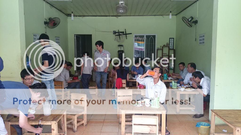 Sang Quán Cơm đông khách